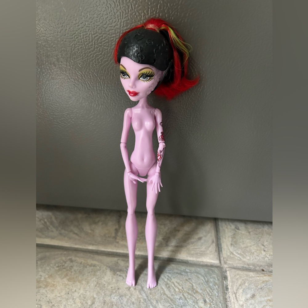 Monster High 2012 Skultimate Roller Maze Operetta Doll